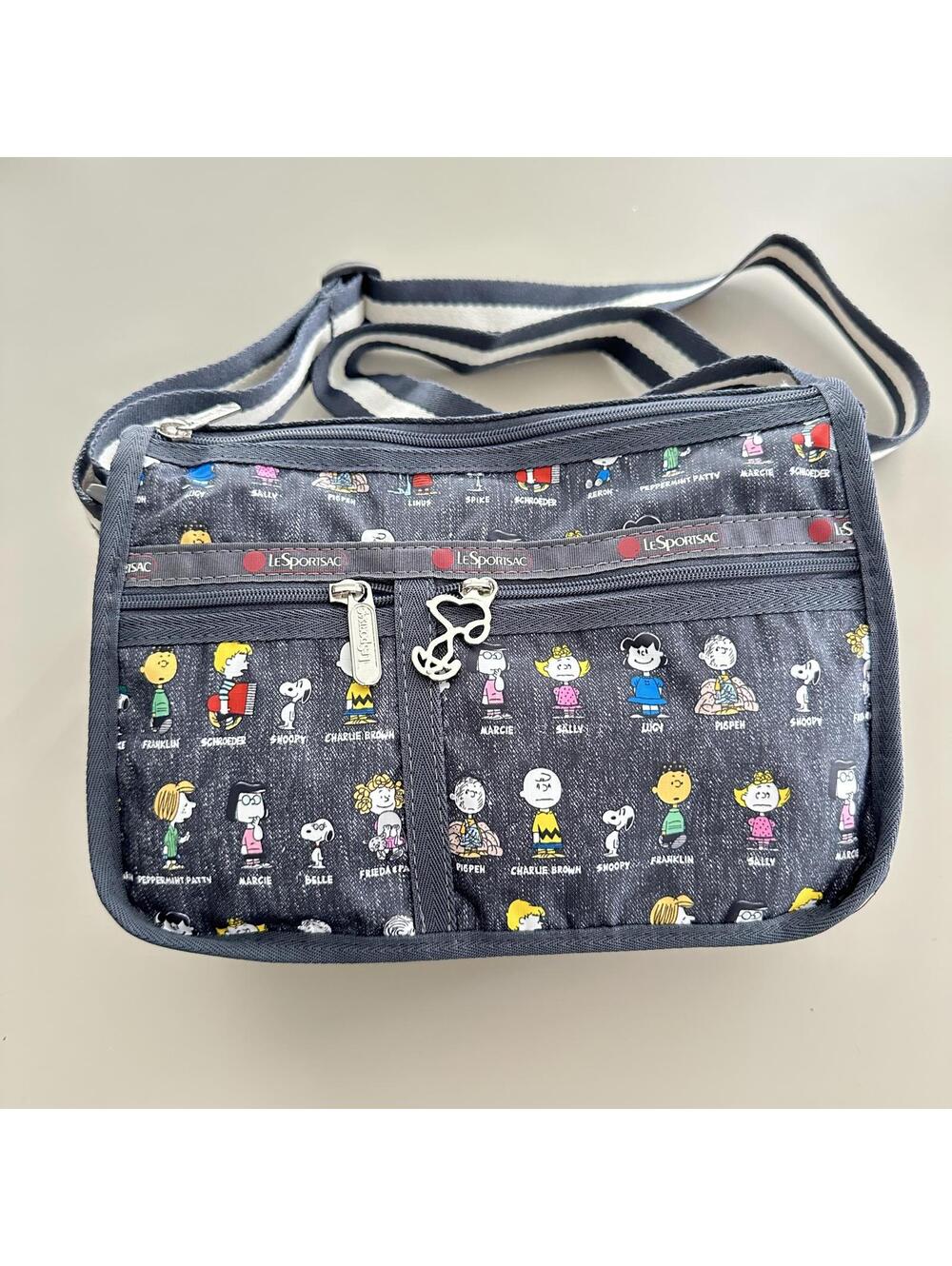 Lesportsac Snoopy Medium Everyday Bag NWT